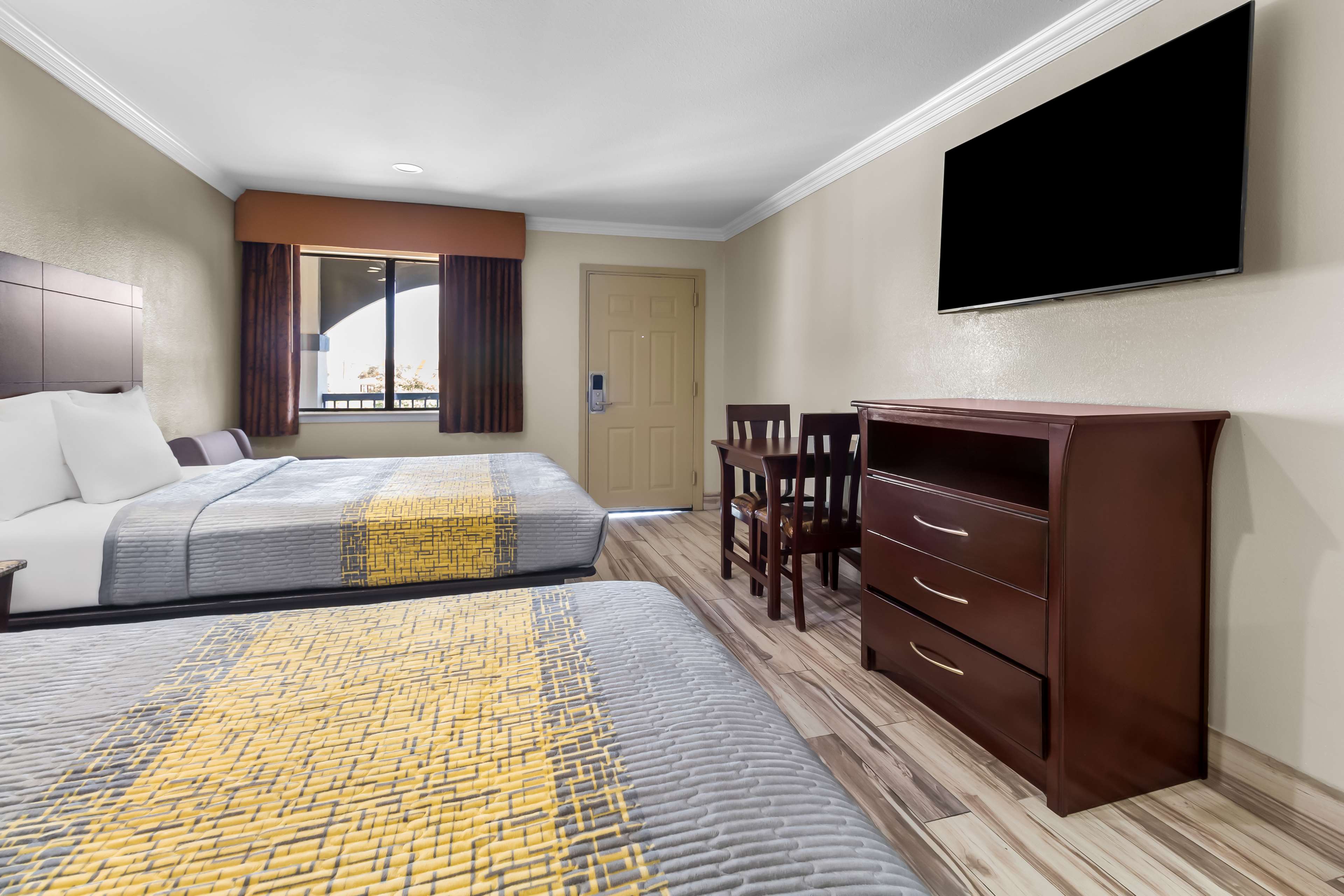 Double bed room second view